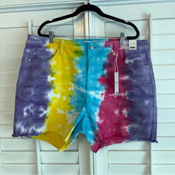 Judy Blue Pants - Judy Blue High‎ Waist Tie Dye Denim Shorts Size 3X